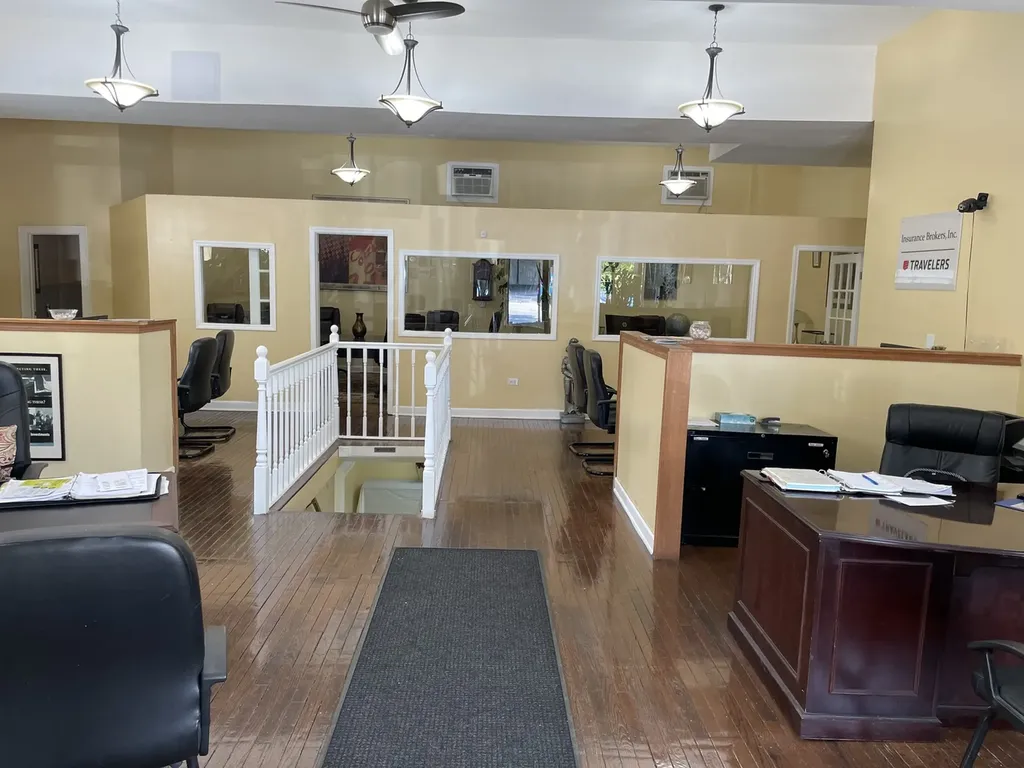 7547 North Rogers Avenue Chicago IL 60626