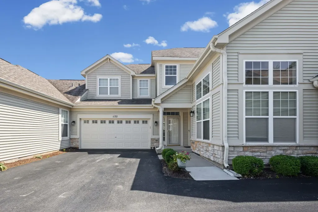 1132 Foxridge Lane Aurora IL 60502