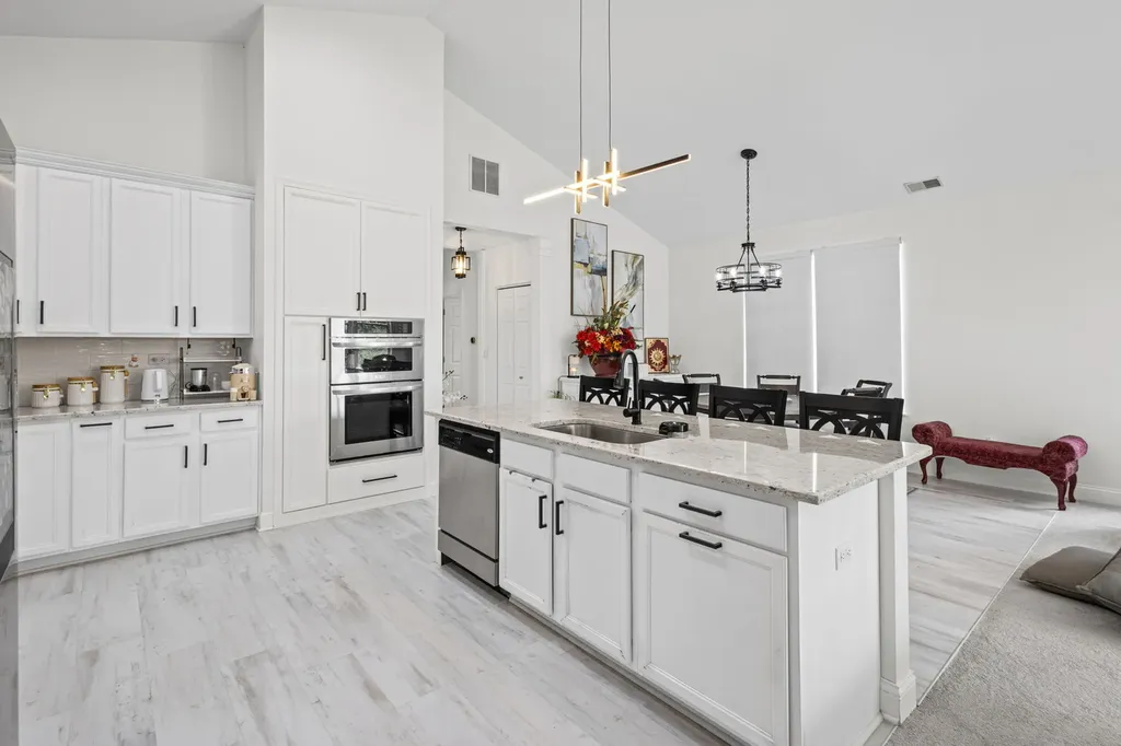 1132 Foxridge Lane Aurora IL 60502