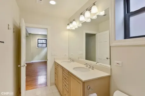 917 West Agatite Avenue Chicago IL 60640