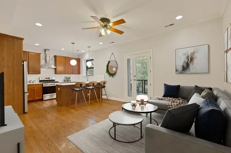 917 West Agatite Avenue Chicago IL 60640