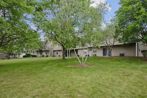 546 East Shag Bark Lane Streamwood IL 60107
