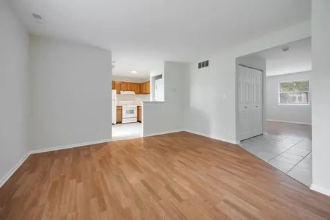 546 East Shag Bark Lane Streamwood IL 60107