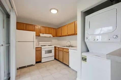 546 East Shag Bark Lane Streamwood IL 60107