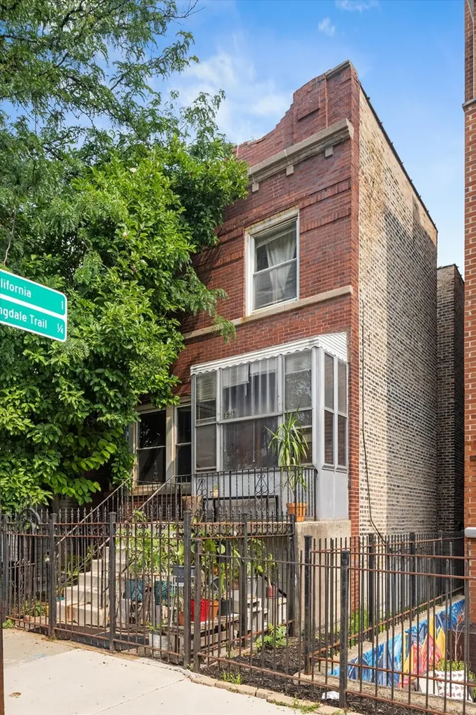 1946 West Armitage Avenue Chicago IL 60647