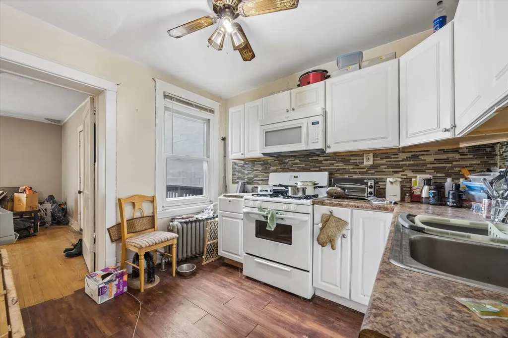 1946 West Armitage Avenue Chicago IL 60647