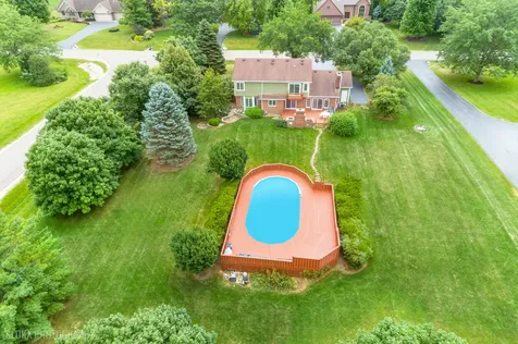 10410 Saddlebred Trail Woodstock IL 60098