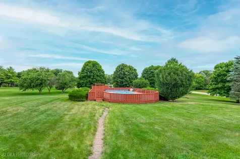 10410 Saddlebred Trail Woodstock IL 60098