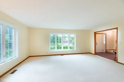 10410 Saddlebred Trail Woodstock IL 60098