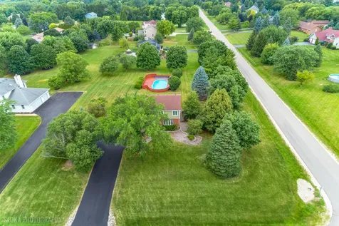 10410 Saddlebred Trail Woodstock IL 60098