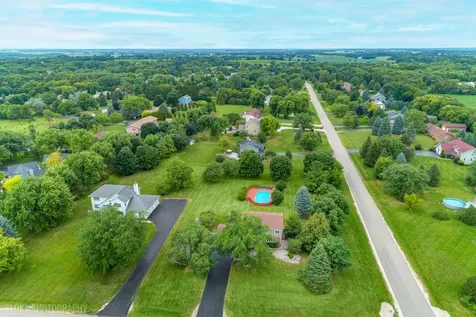 10410 Saddlebred Trail Woodstock IL 60098