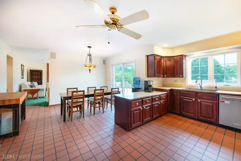 10410 Saddlebred Trail Woodstock IL 60098