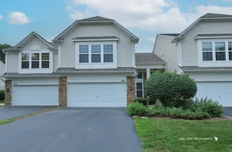 796 Pointe Drive Crystal Lake IL 60014
