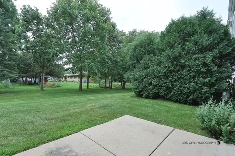 796 Pointe Drive Crystal Lake IL 60014
