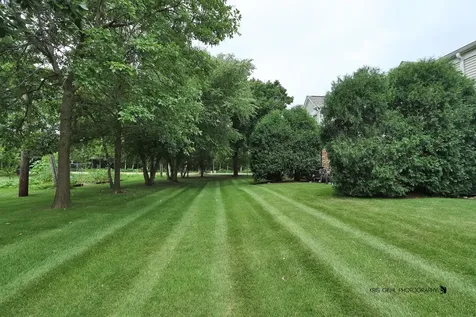 796 Pointe Drive Crystal Lake IL 60014