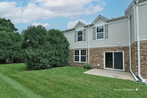 796 Pointe Drive Crystal Lake IL 60014