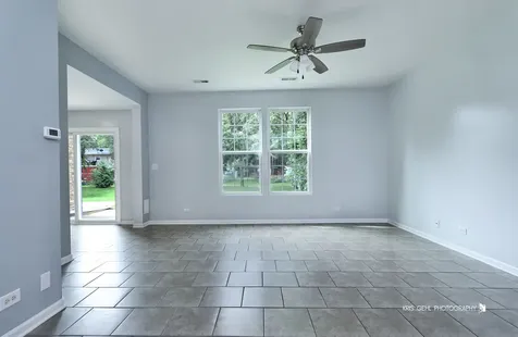 796 Pointe Drive Crystal Lake IL 60014