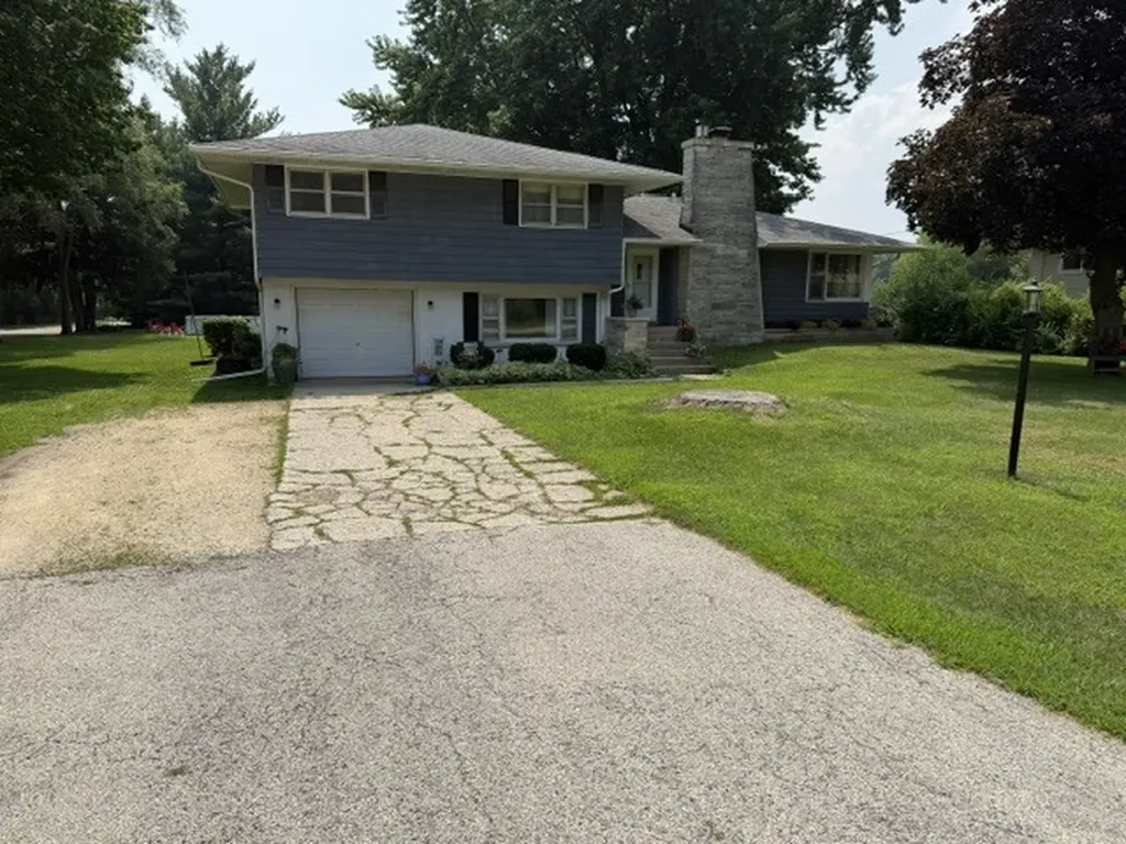 360 Swanson Road Sycamore IL 60178