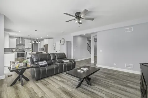 906 Hayden Drive Yorkville IL 60560