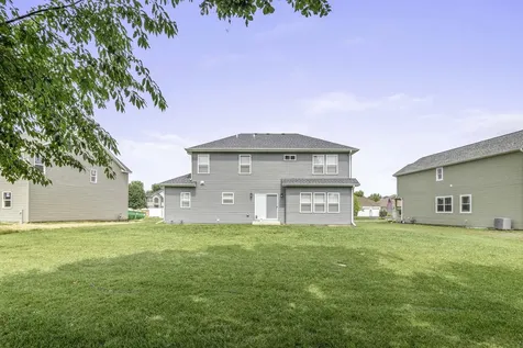 906 Hayden Drive Yorkville IL 60560