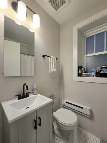 2740 North Hampden Court Chicago IL 60614