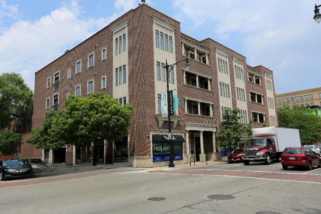 2401 North Janssen Avenue Chicago IL 60614