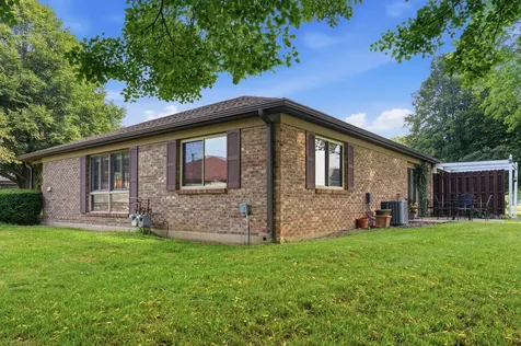 801 Coventry Lane Sterling IL 61081