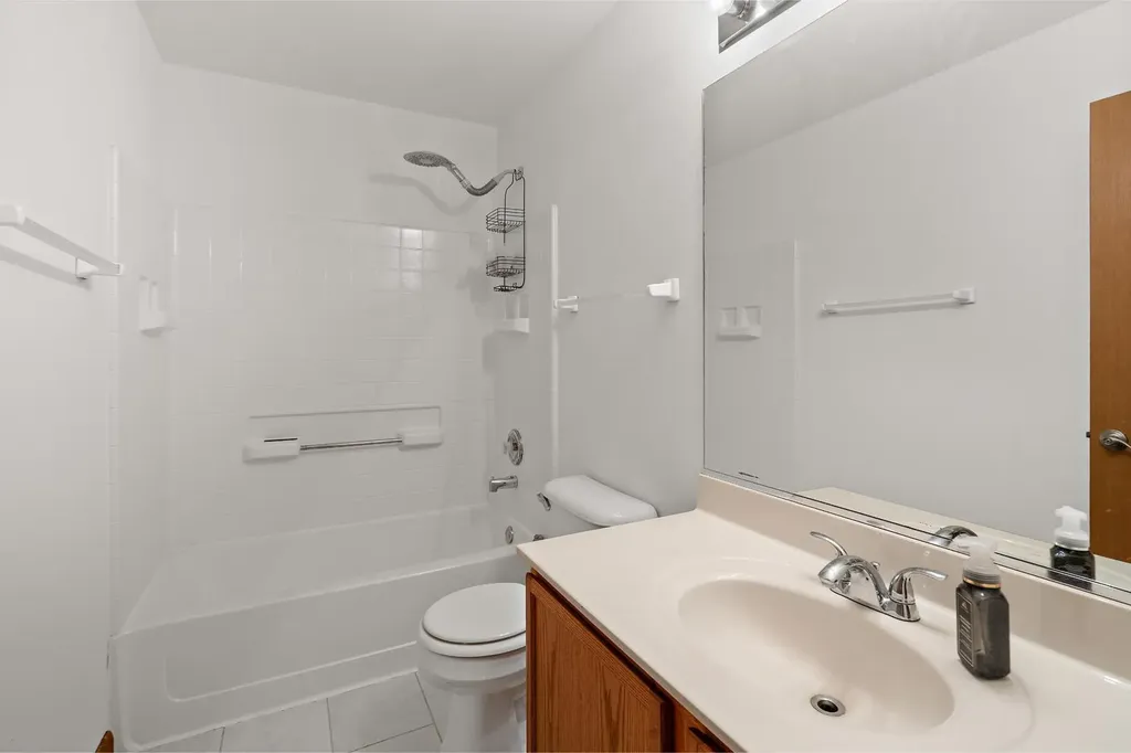 1651 Linden Park Lane Aurora IL 60504
