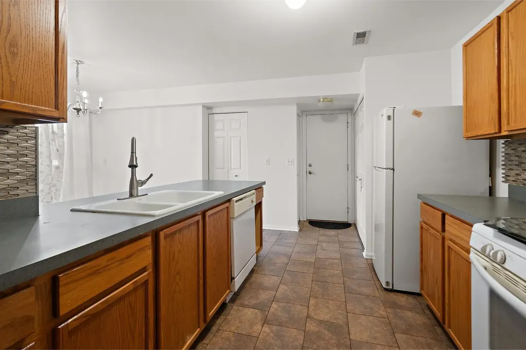 1651 Linden Park Lane Aurora IL 60504