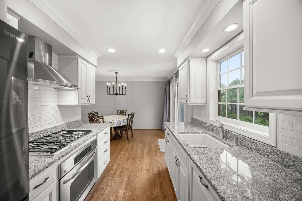 19W010 Avenue Normandy East Avenue Oak Brook IL 60523