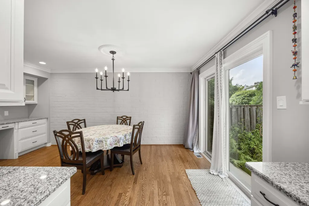 19W010 Avenue Normandy East Avenue Oak Brook IL 60523