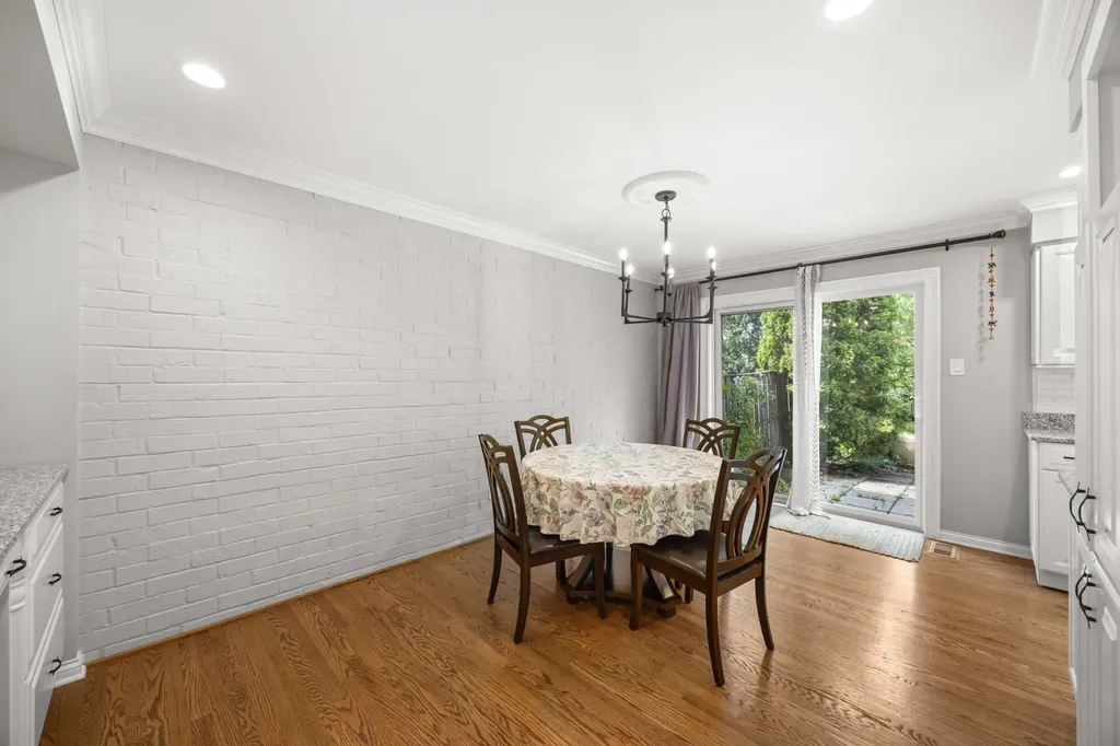 19W010 Avenue Normandy East Avenue Oak Brook IL 60523