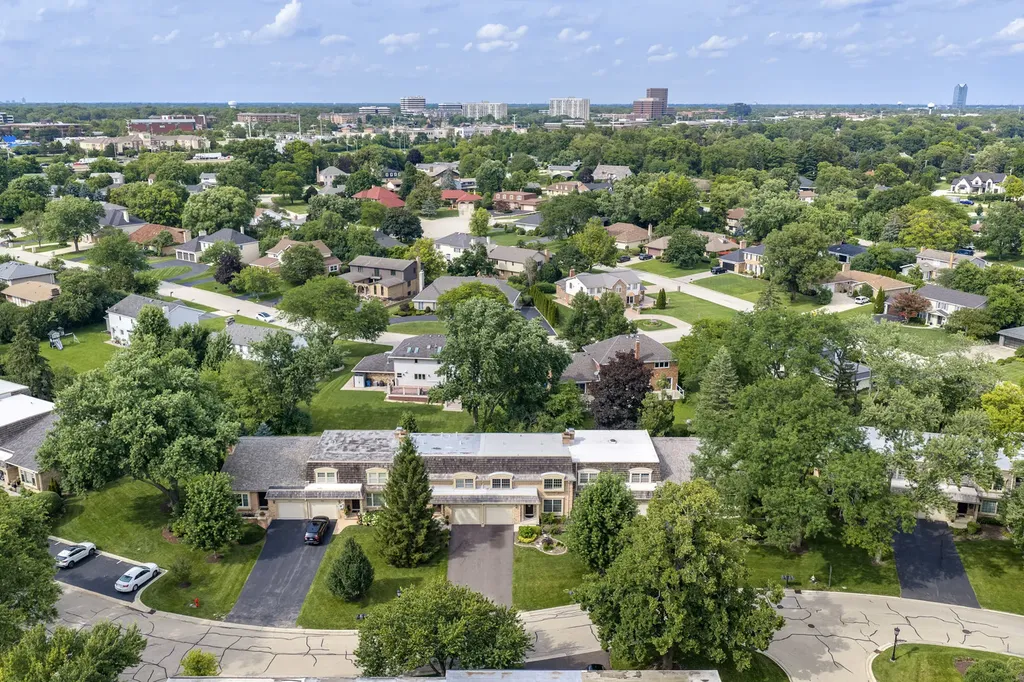 19W010 Avenue Normandy East Avenue Oak Brook IL 60523
