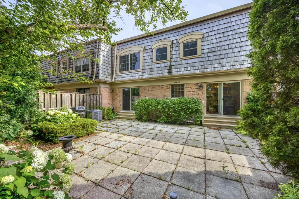 19W010 Avenue Normandy East Avenue Oak Brook IL 60523