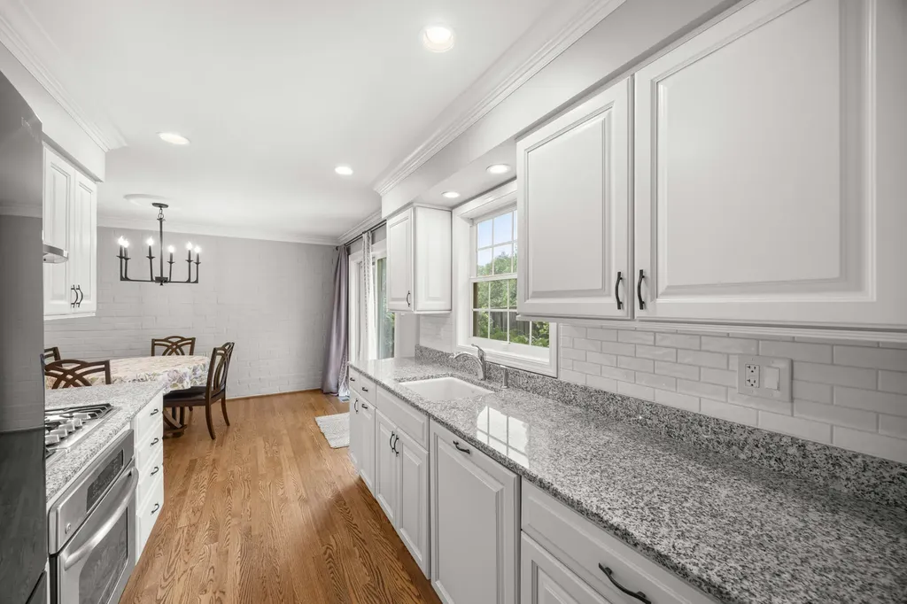 19W010 Avenue Normandy East Avenue Oak Brook IL 60523