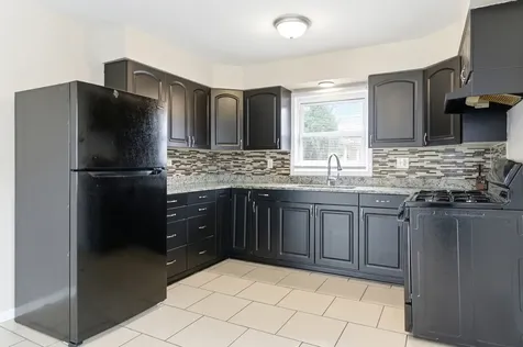 796 East 163rd Street South Holland IL 60473