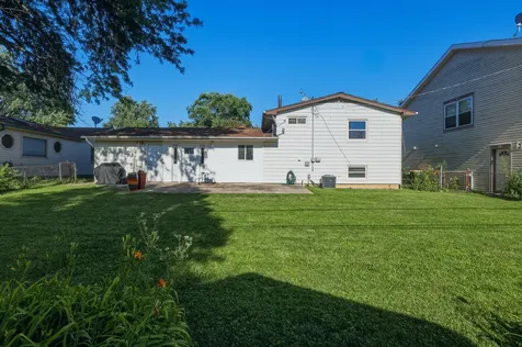 7798 Asbury Circle S Hanover Park IL 60133