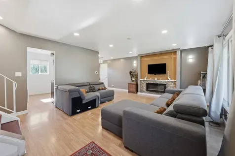 7798 Asbury Circle S Hanover Park IL 60133