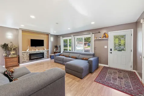7798 Asbury Circle S Hanover Park IL 60133