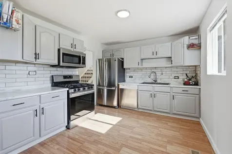 7798 Asbury Circle S Hanover Park IL 60133