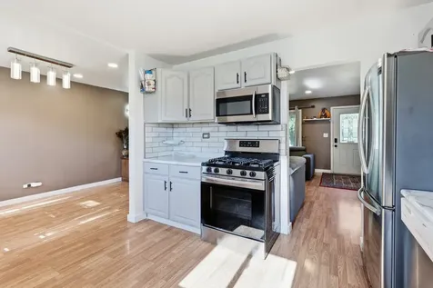 7798 Asbury Circle S Hanover Park IL 60133