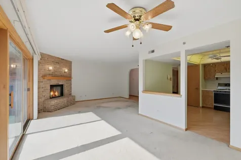 9164 Del Prado Drive Palos Hills IL 60465