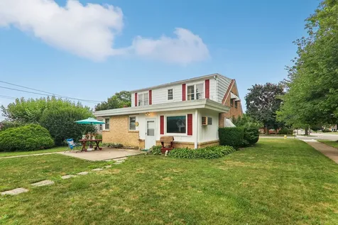 2218 Pearsall Parkway Waukegan IL 60085