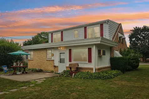 2218 Pearsall Parkway Waukegan IL 60085