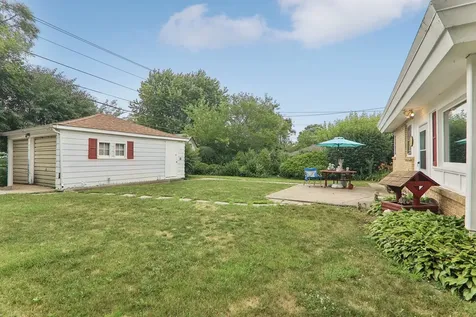 2218 Pearsall Parkway Waukegan IL 60085