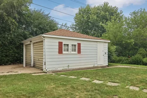 2218 Pearsall Parkway Waukegan IL 60085
