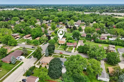 2218 Pearsall Parkway Waukegan IL 60085