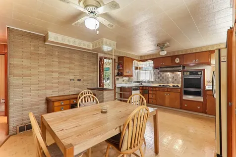 2218 Pearsall Parkway Waukegan IL 60085