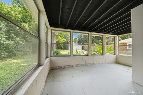 17555 Howe Avenue Homewood IL 60430