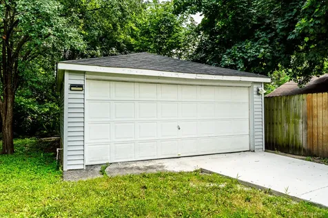 17555 Howe Avenue Homewood IL 60430